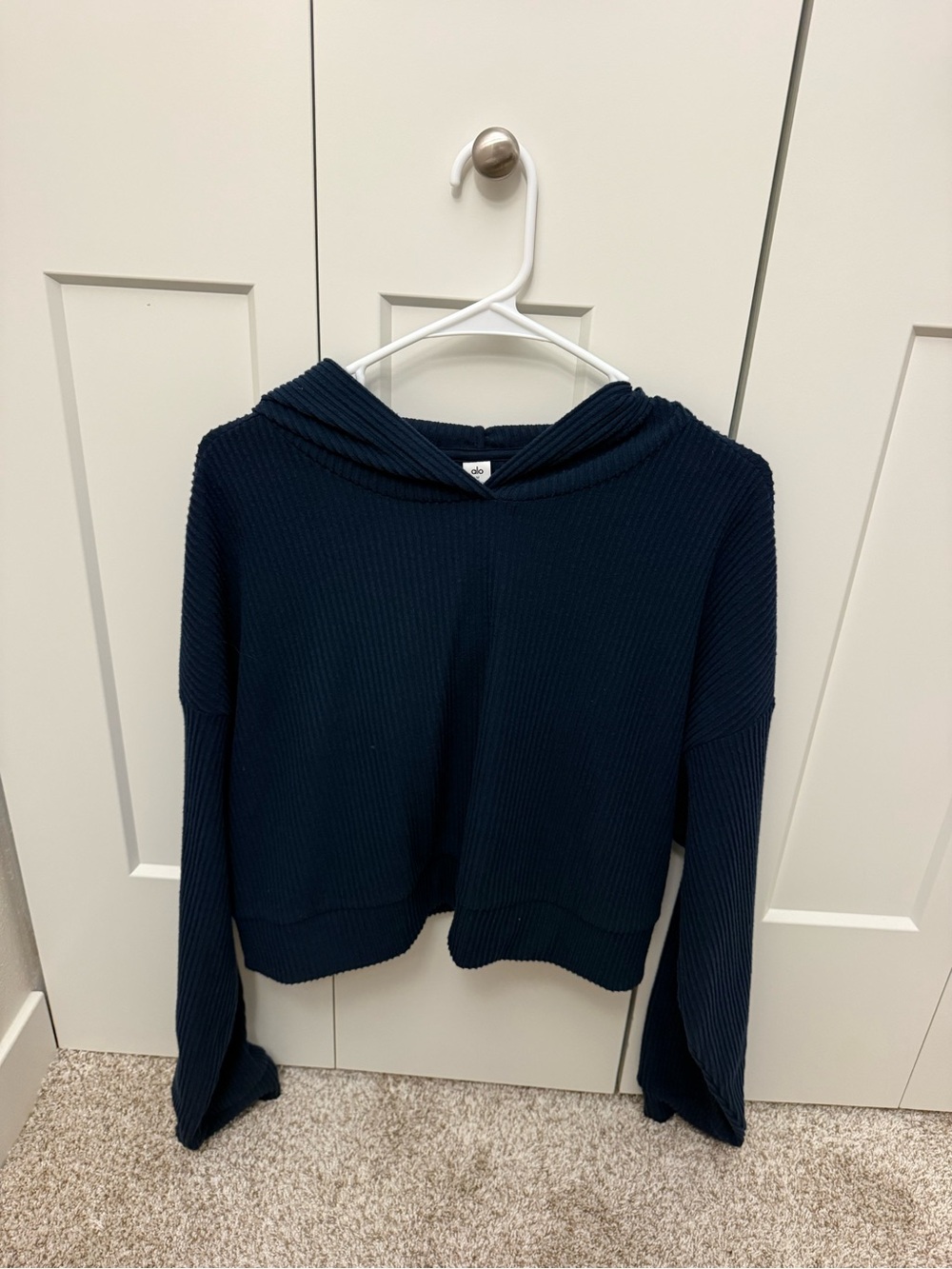 ALO Yoga Navy Ribbed Cropped Hooded Pullover